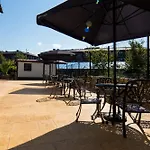 Paratene Ostatu