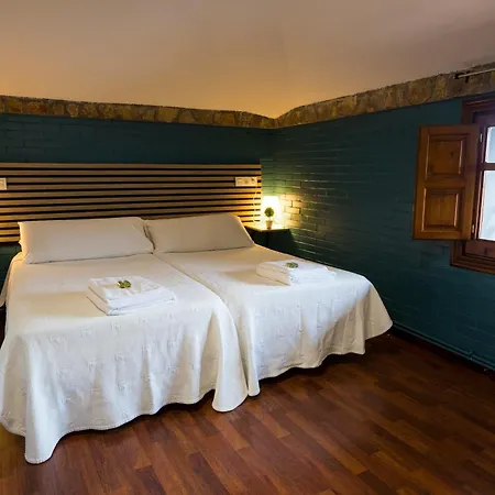 Paratene Ostatu Guest house *